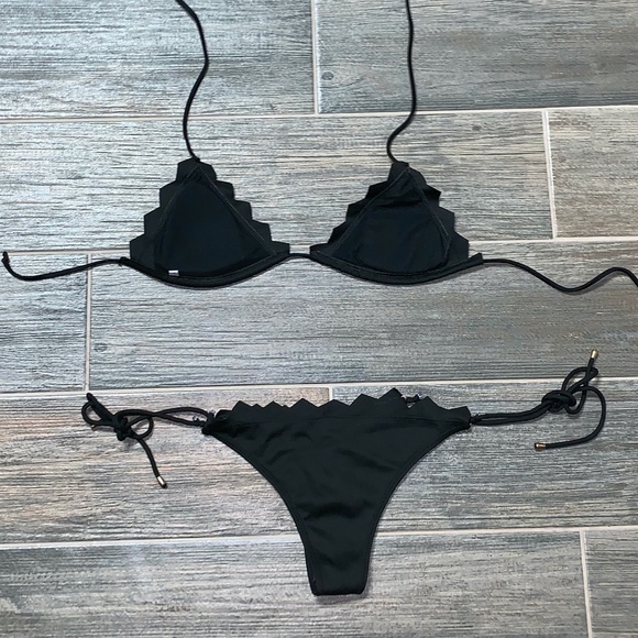 BLACK Triangle Bikini - Picture 5 of 5